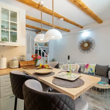Loggos Couple By Konnect Appartement *